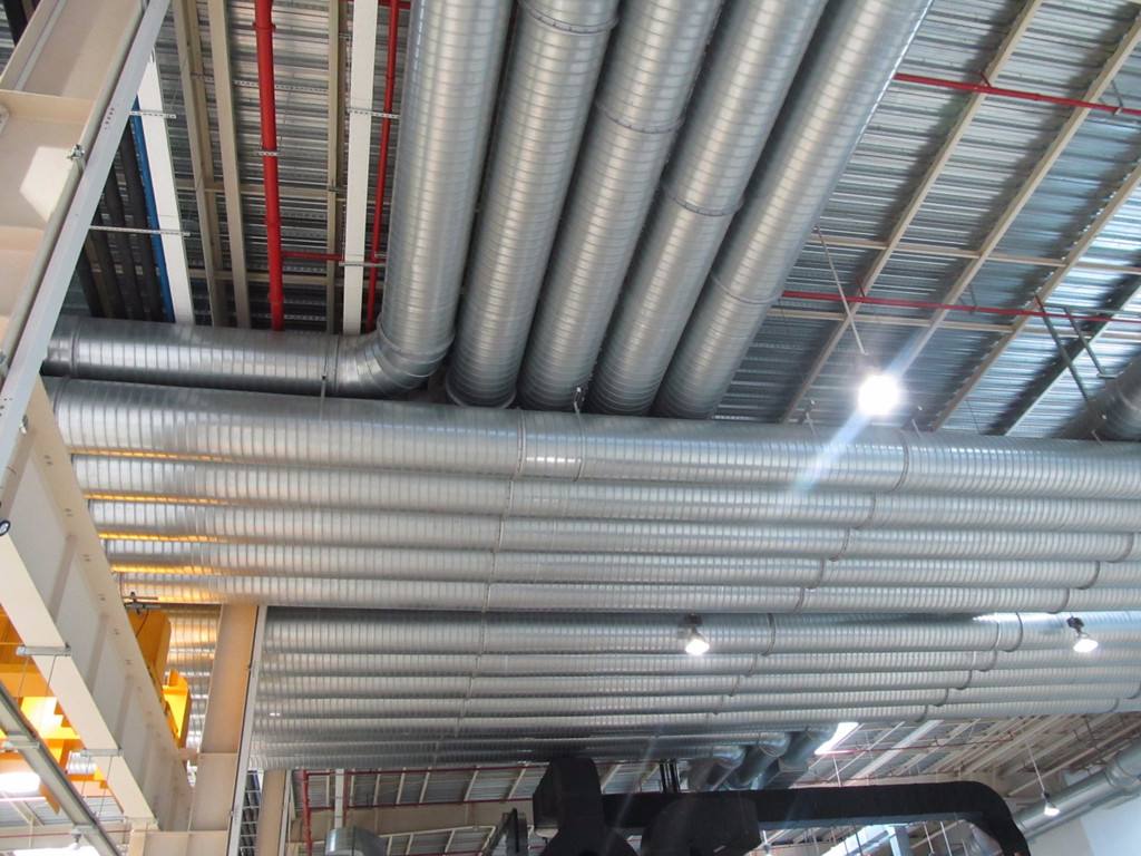 角鋼法蘭風管優點及（jí）用途 